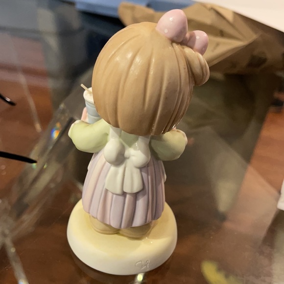 Precious Moments 2001 “Our Friendship Was Made To Order” collectors piece - Picture 3 of 5